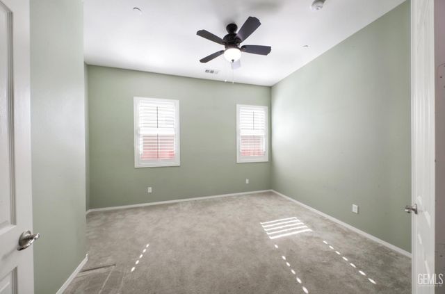 10026 Besancon Way, Bakersfield, CA 93306