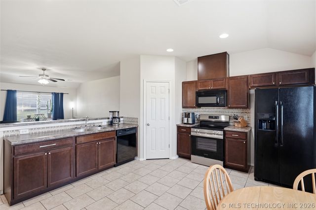 25400 E 93rd Court S, Broken Arrow, OK 74014