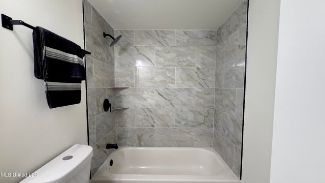 5736 Natchez Drive, Horn Lake, MS 38637
