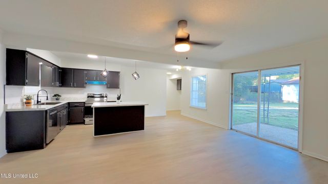 5736 Natchez Drive, Horn Lake, MS 38637
