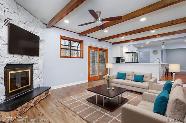 5190 Babbit Drive, Troy, MI 48085