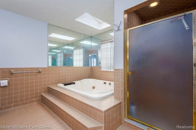 5190 Babbit Drive, Troy, MI 48085