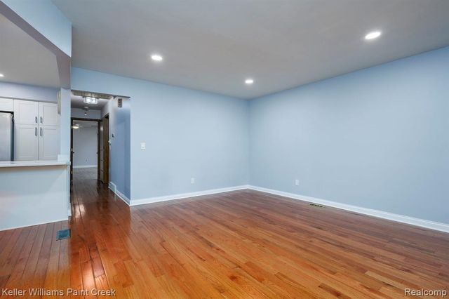 5190 Babbit Drive, Troy, MI 48085