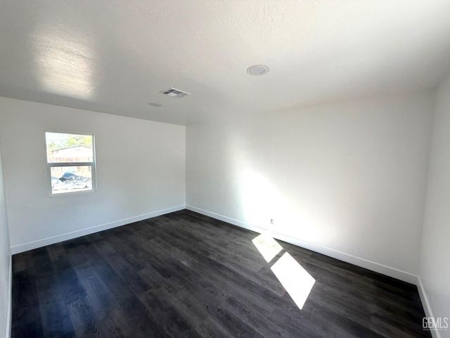 1504 Adena Street, Bakersfield, CA 93306