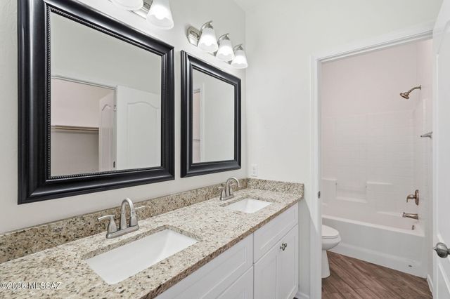 895 E Autumn Harvest Place, Sahuarita, AZ 85629