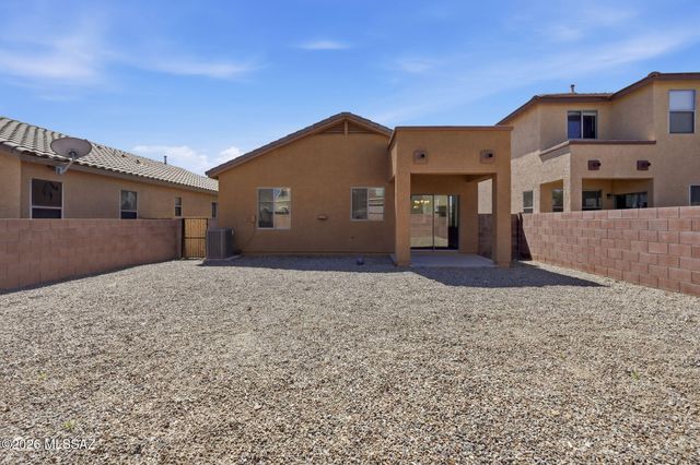 895 E Autumn Harvest Place, Sahuarita, AZ 85629