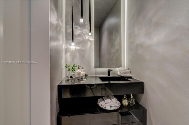 18555 Collins Avenue 2403, Sunny Isles Beach, FL 33160