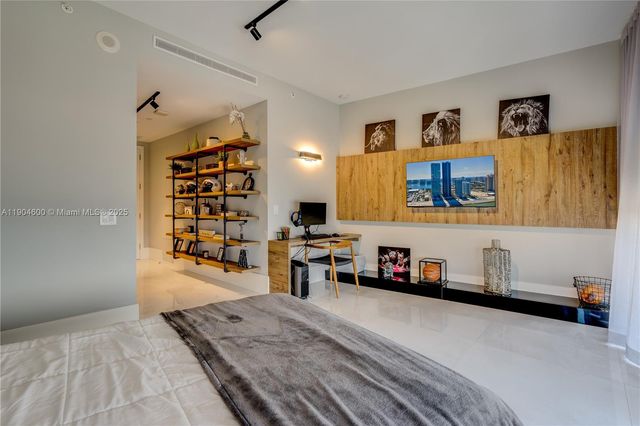 18555 Collins Avenue 2403, Sunny Isles Beach, FL 33160