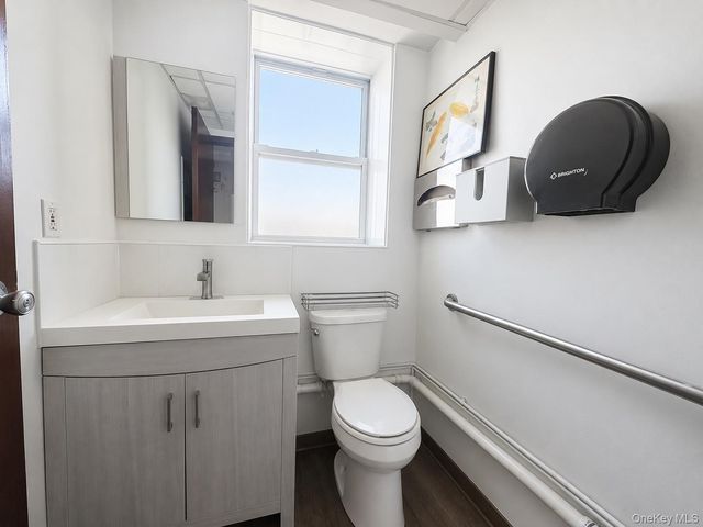 13631 41st Avenue 8A, Flushing, NY 11355