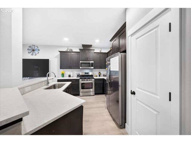 2907 S HEATHER St, Cornelius, OR 97113