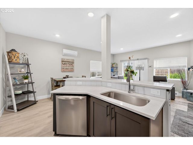 2907 S HEATHER St, Cornelius, OR 97113