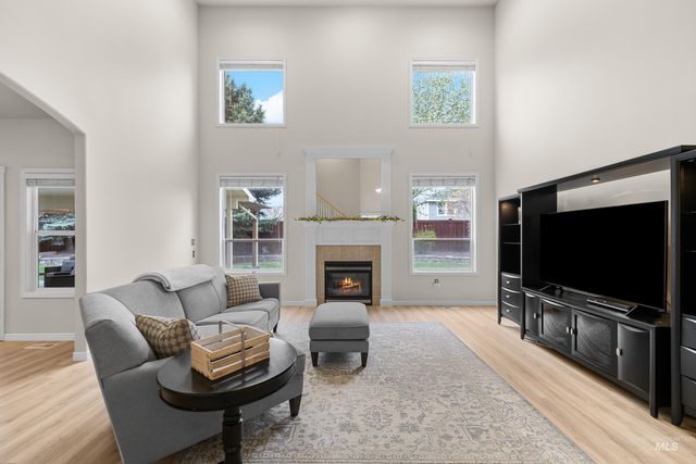 4481 N Diamond Creek, Meridian, ID 83646