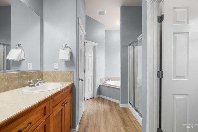 4481 N Diamond Creek, Meridian, ID 83646