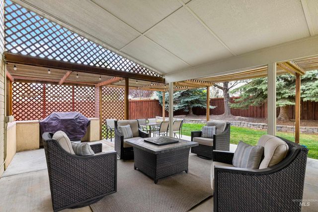 4481 N Diamond Creek, Meridian, ID 83646