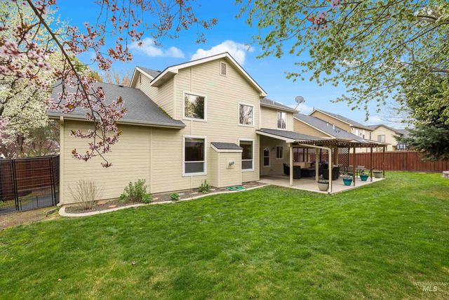 4481 N Diamond Creek, Meridian, ID 83646