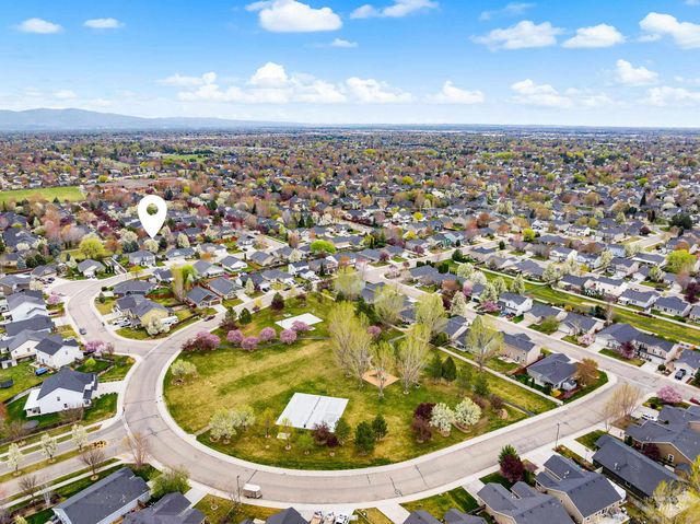 4481 N Diamond Creek, Meridian, ID 83646