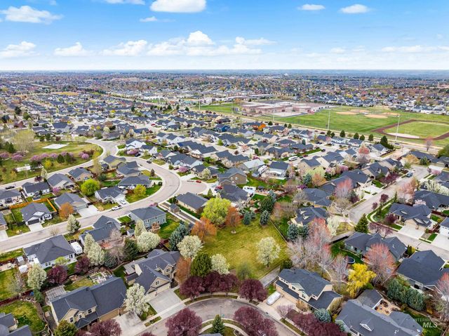 4481 N Diamond Creek, Meridian, ID 83646