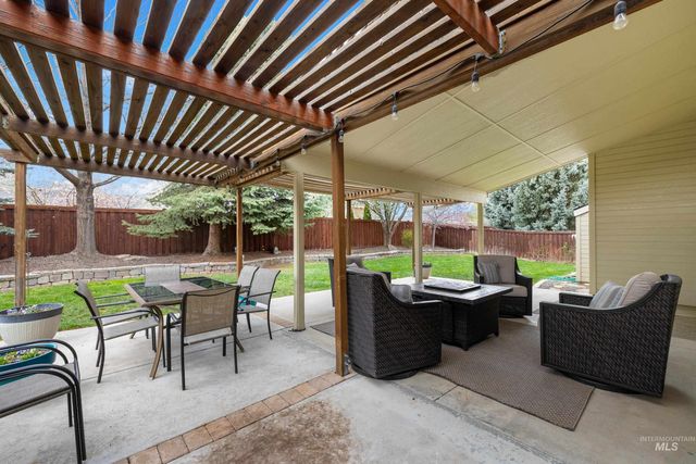 4481 N Diamond Creek, Meridian, ID 83646