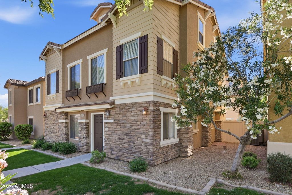 960 W ASPEN Way, Gilbert, AZ 85233