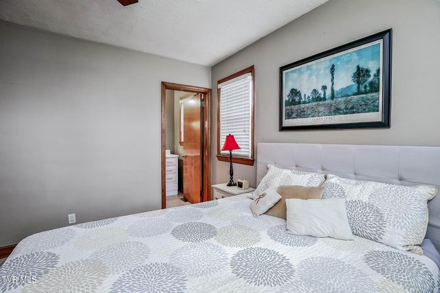1312 Pineola Avenue, Kingsport, TN 37664