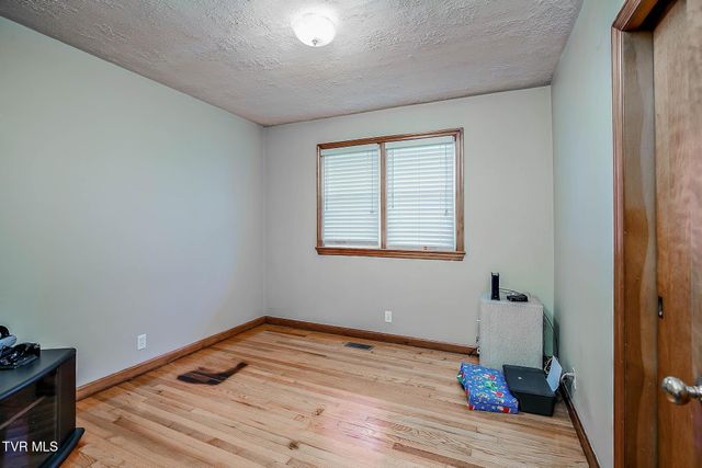 1312 Pineola Avenue, Kingsport, TN 37664