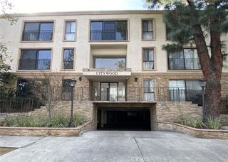 15344 Weddington, Sherman Oaks, CA 91411