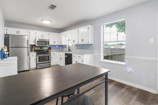 38 Park Circle, Cabot, AR 72023