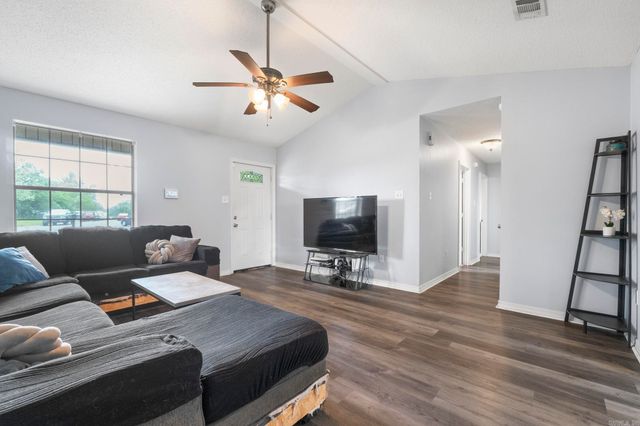 38 Park Circle, Cabot, AR 72023