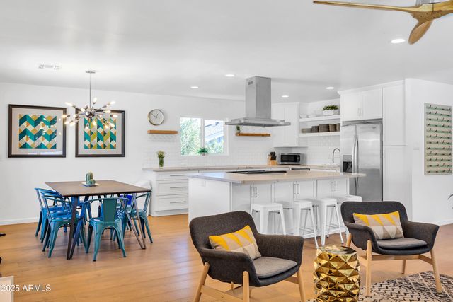 8614 E Monterey Way, Scottsdale, AZ 85251