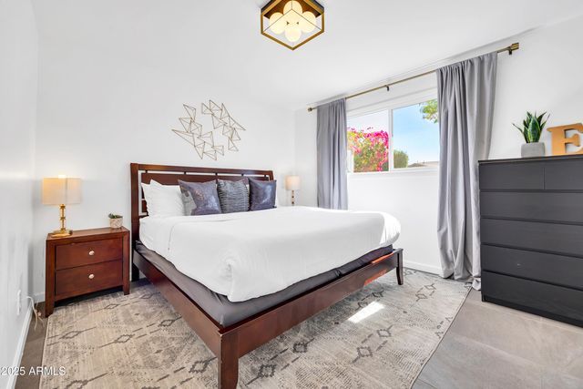 8614 E Monterey Way, Scottsdale, AZ 85251