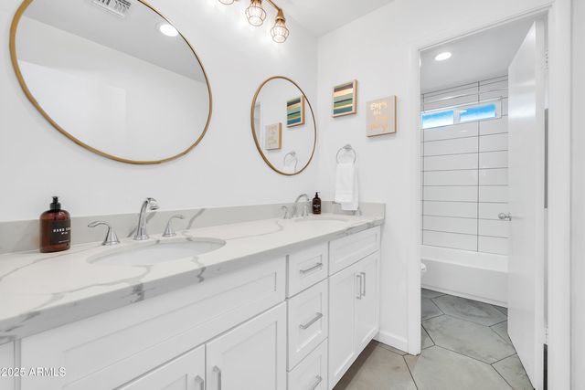 8614 E Monterey Way, Scottsdale, AZ 85251