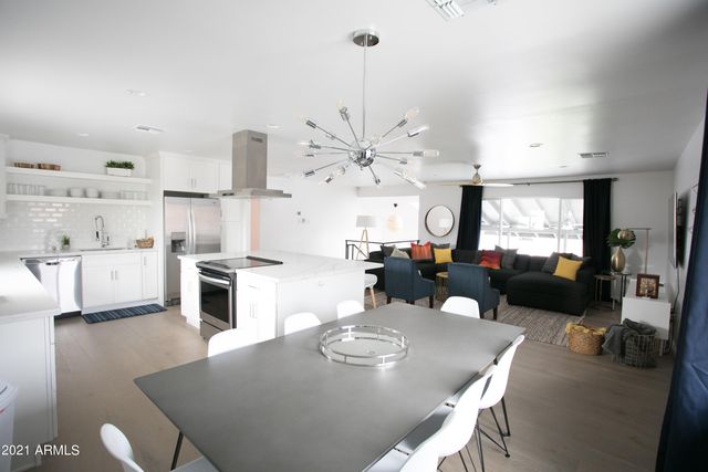 8614 E Monterey Way, Scottsdale, AZ 85251