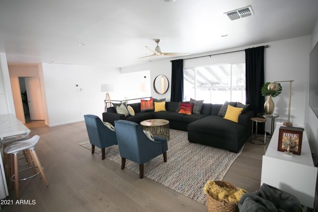 8614 E Monterey Way, Scottsdale, AZ 85251