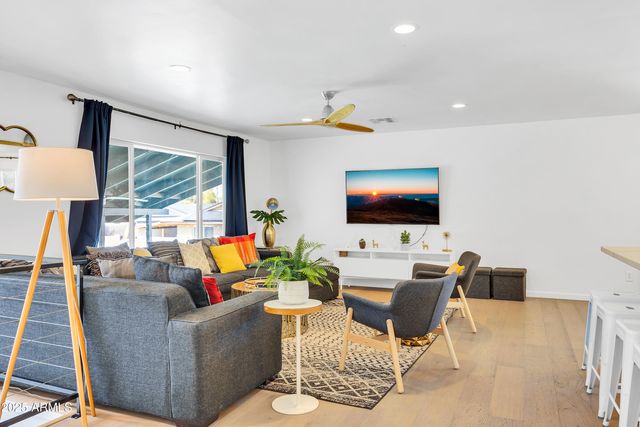 8614 E Monterey Way, Scottsdale, AZ 85251