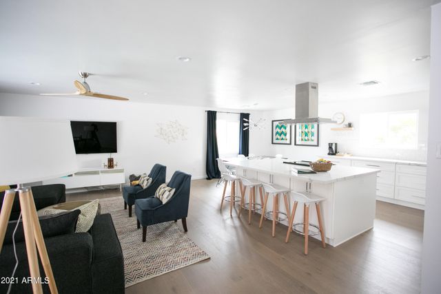 8614 E Monterey Way, Scottsdale, AZ 85251