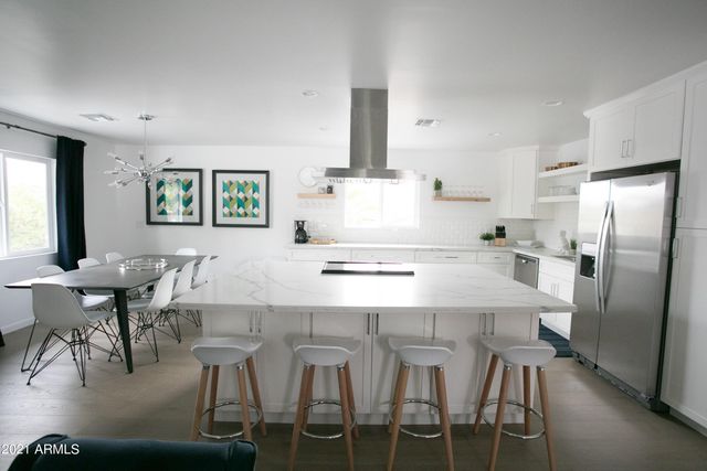 8614 E Monterey Way, Scottsdale, AZ 85251