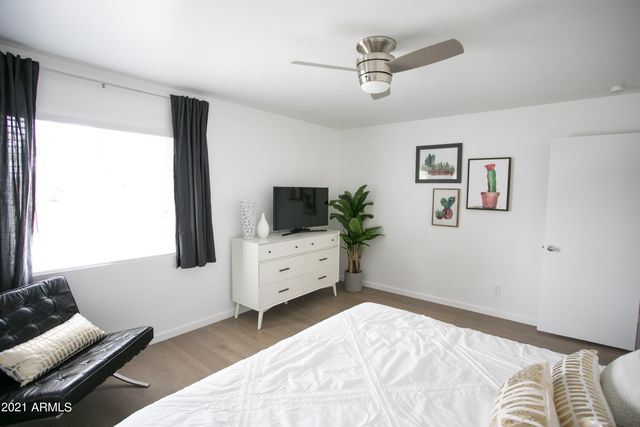 8614 E Monterey Way, Scottsdale, AZ 85251