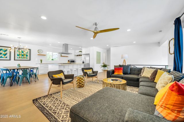 8614 E Monterey Way, Scottsdale, AZ 85251