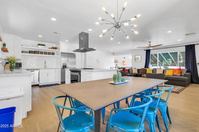 8614 E Monterey Way, Scottsdale, AZ 85251