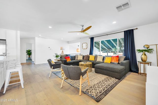 8614 E Monterey Way, Scottsdale, AZ 85251