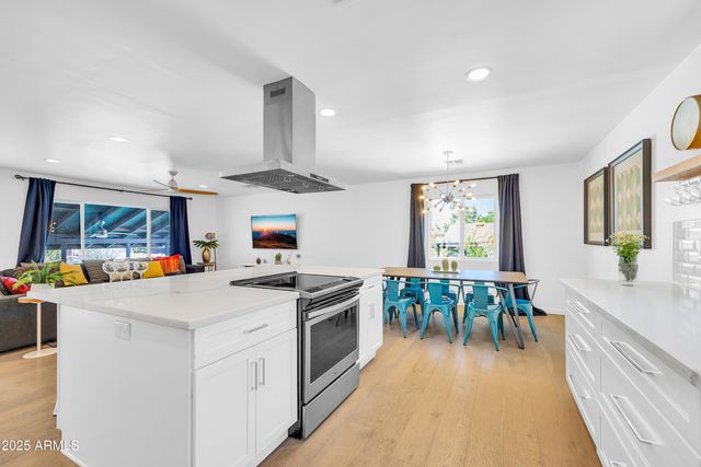 8614 E Monterey Way, Scottsdale, AZ 85251