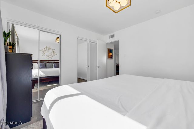 8614 E Monterey Way, Scottsdale, AZ 85251