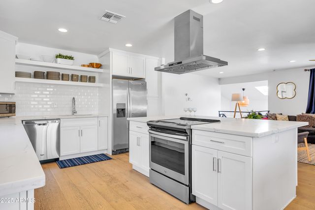 8614 E Monterey Way, Scottsdale, AZ 85251