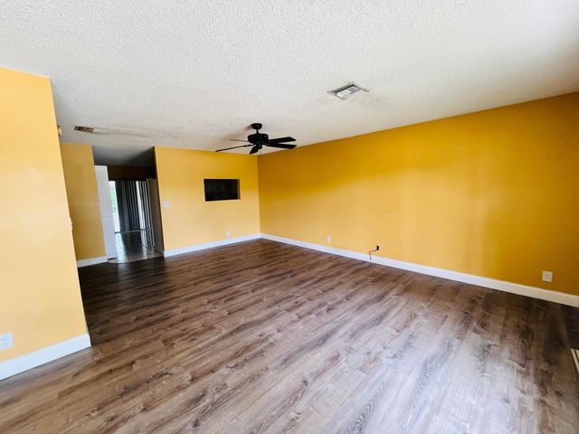 5855 Timber Valley Drive, Lake Worth, FL 33463
