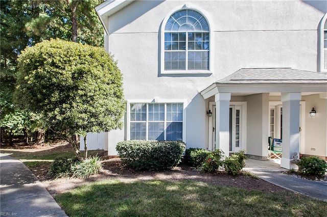 567 Seahorse RN, Chesapeake, VA 23320