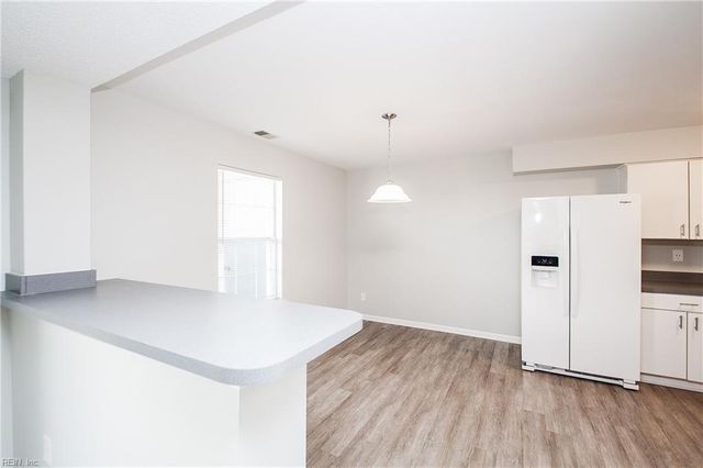 567 Seahorse RN, Chesapeake, VA 23320