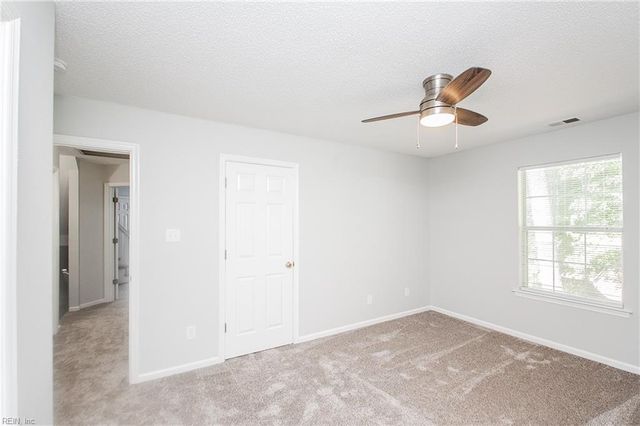 567 Seahorse RN, Chesapeake, VA 23320