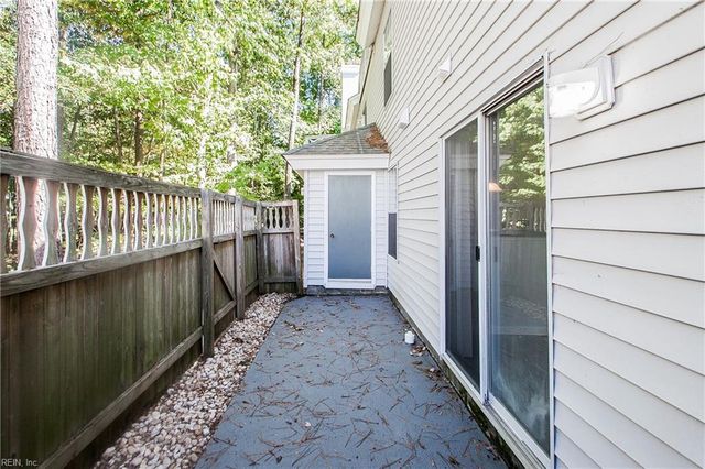 567 Seahorse RN, Chesapeake, VA 23320