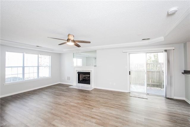 567 Seahorse RN, Chesapeake, VA 23320