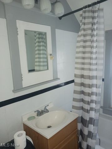 1487 E 173 Street, Cleveland, OH 44110